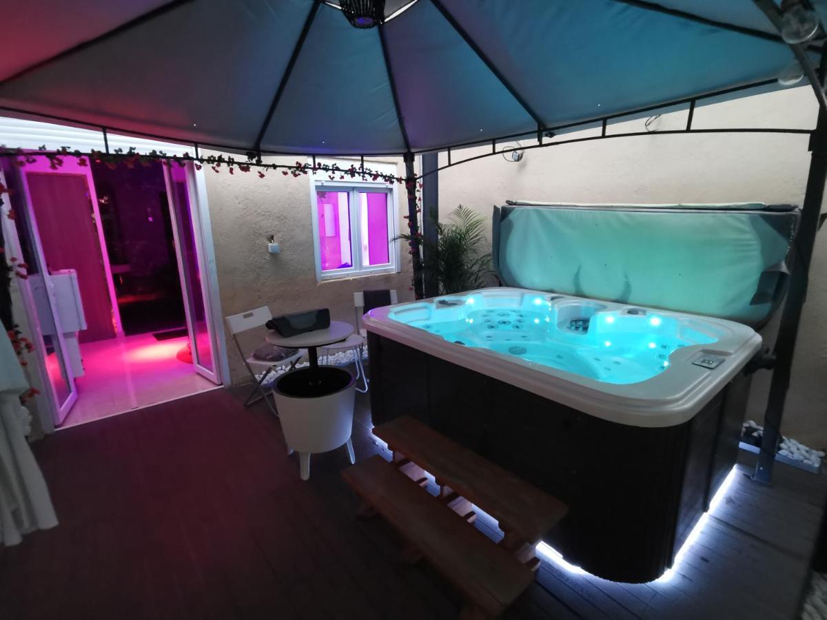 Lyon Superbe Jacuzzi Vue Sur Jardin Lägenhet Villeurbanne Exteriör bild